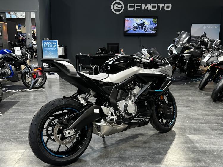 CF MOTO 675 SR-R 