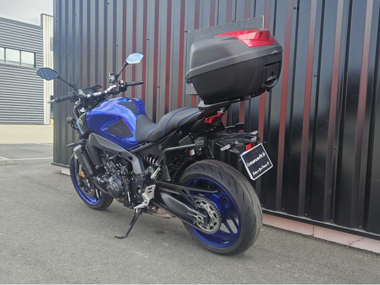 YAMAHA MT-09