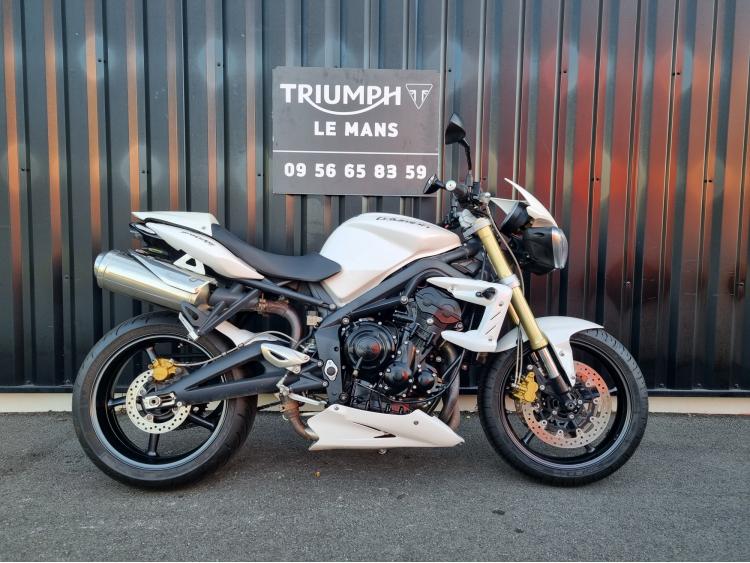 TRIUMPH STREET TRIPLE 675