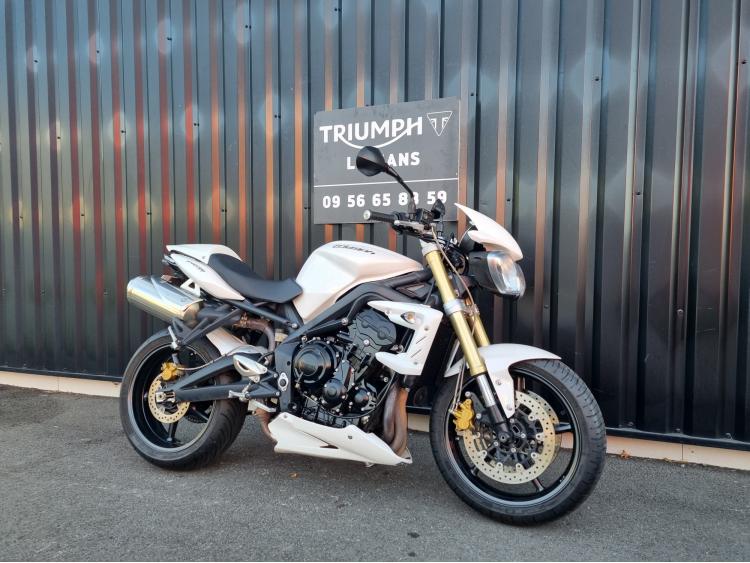 TRIUMPH STREET TRIPLE 675