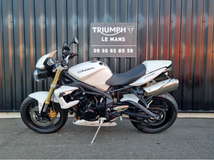 TRIUMPH STREET TRIPLE 675