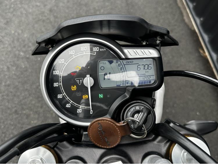 TRIUMPH SCRAMBLER 400 X