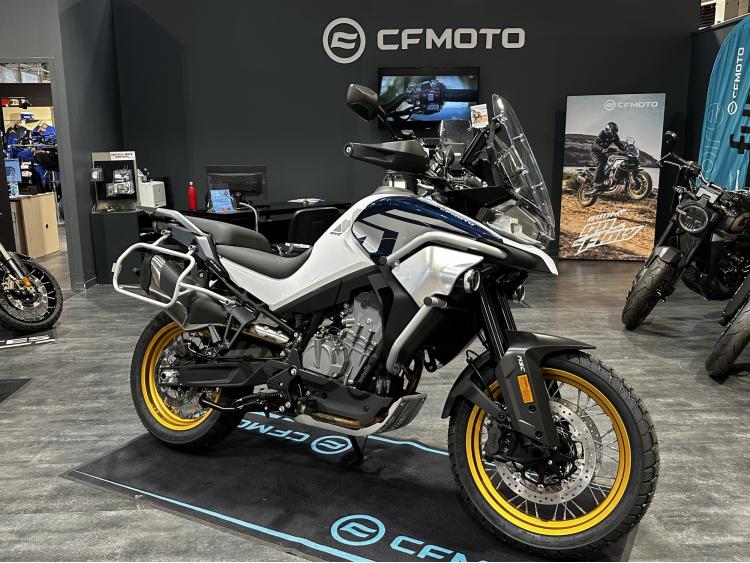 CF MOTO 800 MT EXPLORE EDITION BLANC 1500€ De Remise *