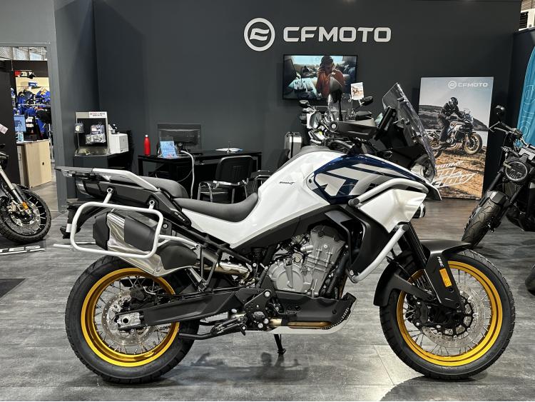 CF MOTO 800 MT EXPLORE EDITION BLANC 1500€ De Remise *