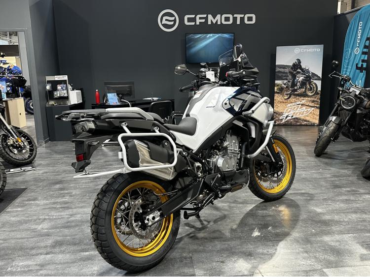 CF MOTO 800 MT EXPLORE EDITION BLANC 1500€ De Remise *