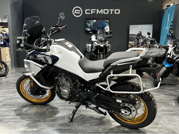 CF MOTO 800 MT EXPLORE EDITION BLANC 1500€ De Remise *