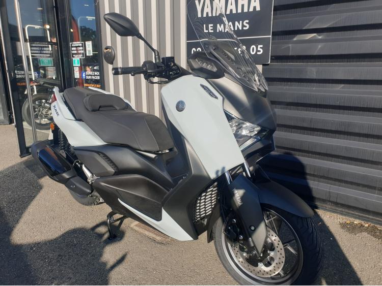 YAMAHA XMAX 300 Tech Max