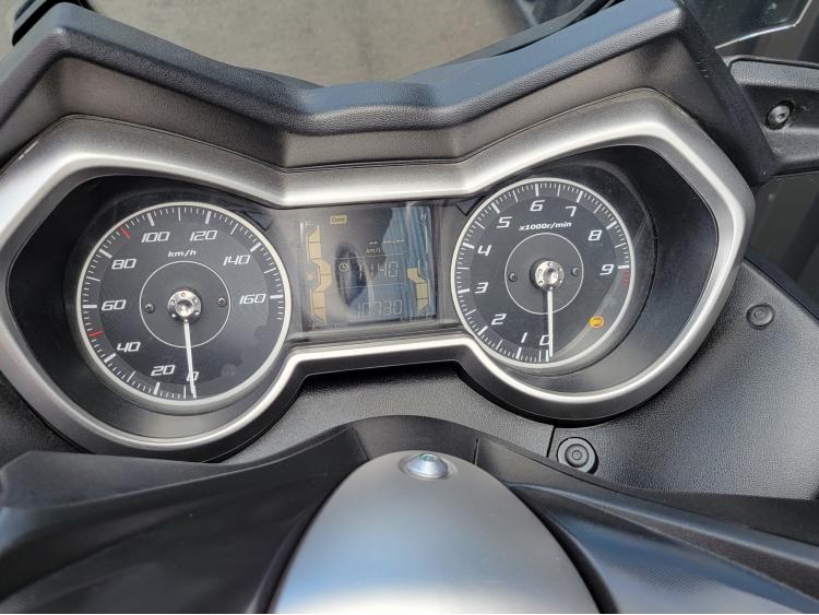 YAMAHA XMAX 300