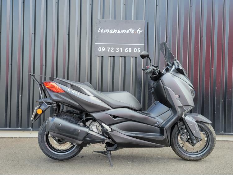 YAMAHA XMAX 300