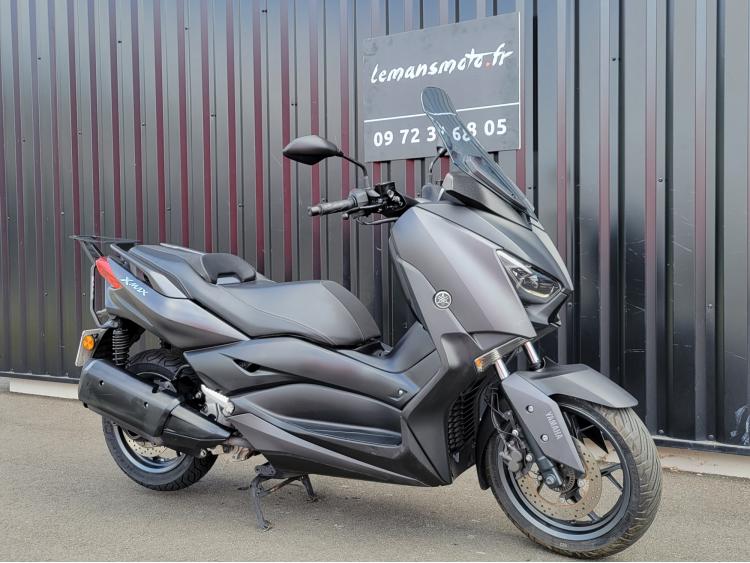 YAMAHA XMAX 300