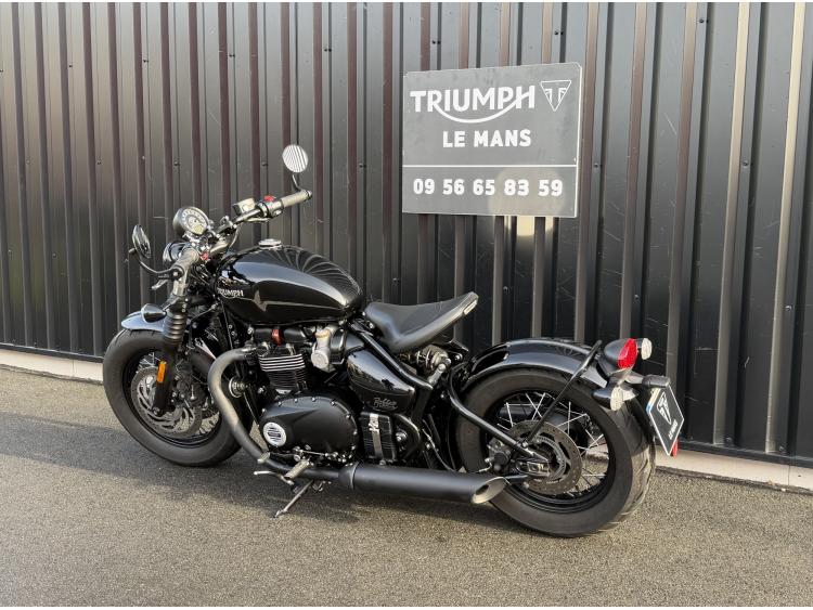 TRIUMPH BONNEVILLE BOBBER BLACK 1200