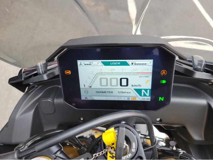 APRILIA TUONO 1000 V4