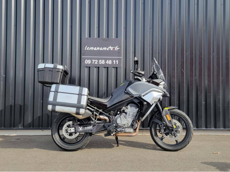 CF MOTO 800 MT sport rabaissé