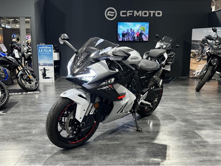 CF MOTO 675 SR-R DISPO A L'ESSAI