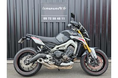 YAMAHA MT-09 STREET R.