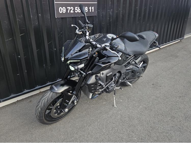 YAMAHA MT-10