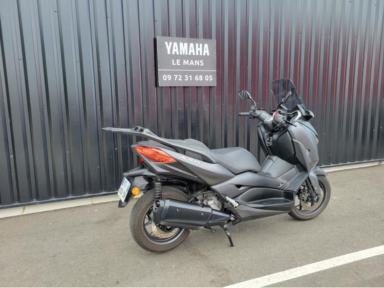 YAMAHA XMAX 300