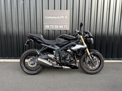 TRIUMPH STREET TRIPLE 675
