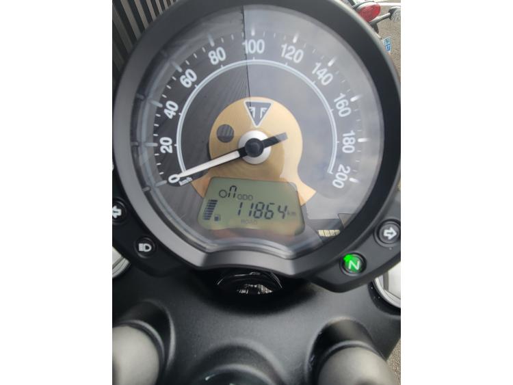 TRIUMPH Bonneville Bobber 1200