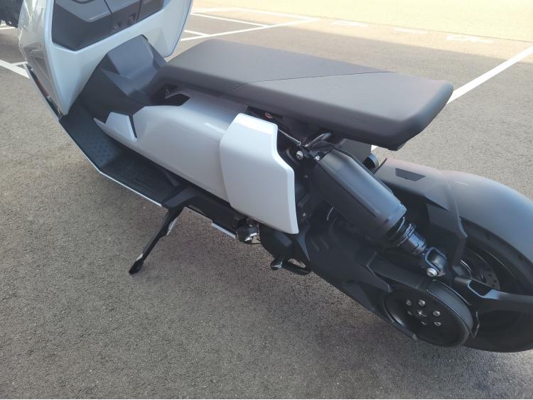 BMW CE 04