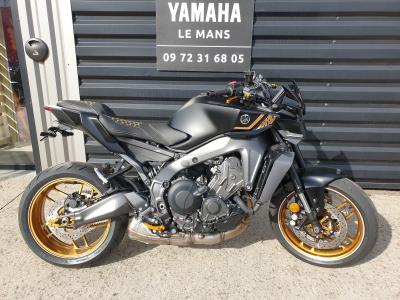 YAMAHA MT-09