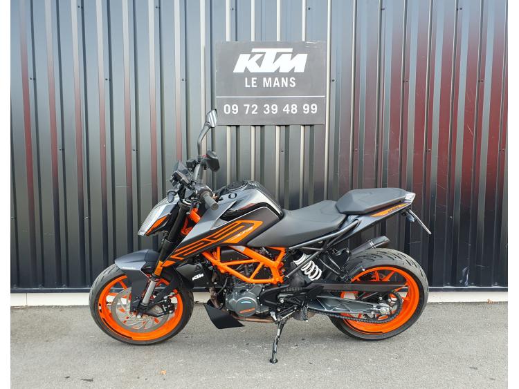 KTM 125 DUKE  SEULEMENT 2600 KILOMETRES