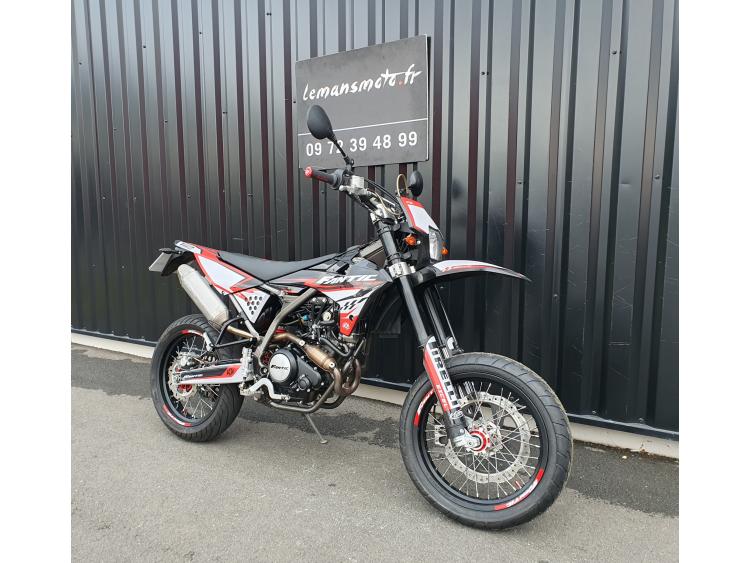 FANTIC XMF 125 SUPERMOTARD  1 ERE MAIN